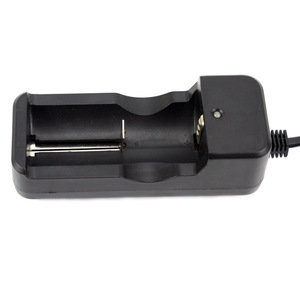 Cargador de Batería de Litio de una Ranura Luomen Highlight 18650 26650, Estación de Carga de Escritorio con Protección Contra Sobrecargas - Product Image 3
