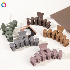 En stock plusieurs couleurs en plastique PC grande <span class=keywords><strong>pince</strong></span> à cheveux pas cher <span class=keywords><strong>crabe</strong></span> <span class=keywords><strong>prix</strong></span> accessoires en gros pour jeunes femmes cheveux gril - Product Image 3