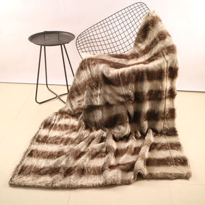 Comfort Luxury Eco-Friendly Ultra Soft Fluffy Plush Faux Fur Throw Mantas para invierno primavera - Product Image 1