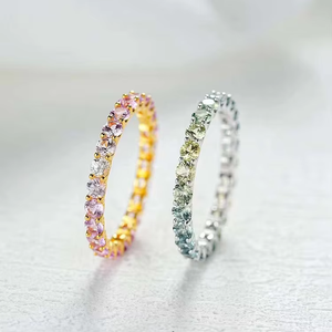 Anillo de Eternidad SGARIT con Gemas Baguette Arcoíris, Oro de 18K, Gemas Naturales Multicolores, Anillo Apilable para Mujer - Product Image 2