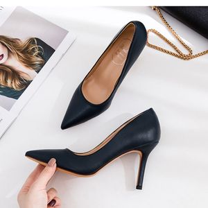 Sandales à talons aiguilles délicates 7CM/9CM, design rétro mature, chaussures habillées à talon bas, escarpins noirs pour femmes - Product Image 1