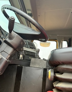 Zoomlion 25 Tons Used QY25vf Truck Crane Qy25vf Ztc250v Qy50v Ztc750v 25 Tons Mobile Crane Made in China - Product Image 4