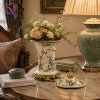 Pot de fleurs et vase en porcelaine rétro classiques en laiton antique, faits à la main, pour la décoration de table à la maison