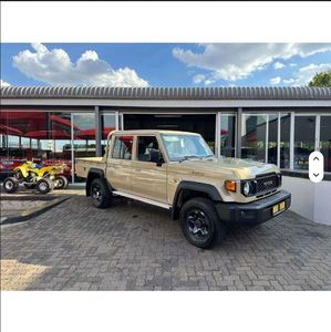Toyota Land Cruiser 79 de Segunda Mano con Título Limpio, Camioneta de <span class=keywords><strong>Doble</strong></span> <span class=keywords><strong>Cabina</strong></span> - Product Image 3