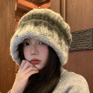 Bonnet tricoté dégradé pour femme, style asiatique, ample et extensible, pliable, gris, pour l'automne et l'hiver - Product Image 1