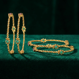 Ensemble de 4 bracelets pour femmes en zircon vert rubis plaqué or, prix de gros, exportation, bijoux de Mumbai, Delhi, Pune - Product Image 2