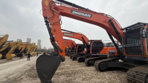 Excavadora Hidráulica Usada Doosan DX300 300LC-9C de 30T, en Buen Estado, con Pocas Horas de Trabajo, Fabricada en Corea, Probada - Product Image 2