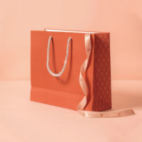 Scatole di gioielli in cartone di lusso con Logo personalizzato stampate e riciclabili alla moda scatole pieghevoli magnetiche con nastro per anello