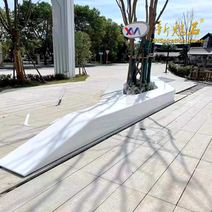 Nouveau banc d'art créatif en pierre magique, siège extérieur en béton UHPC pour parc et place publique avec fosse pour arbre, épaisseur 3 cm - Product Image 1