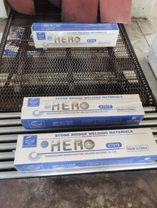 Venta directa de fábrica <span class=keywords><strong>Electrodo</strong></span> de soldadura de acero AWS E6013 E7015 E7018 OBM Personalizable 2,5mm X 300mm <span class=keywords><strong>Bajo</strong></span> hidrógeno - Product Image 4