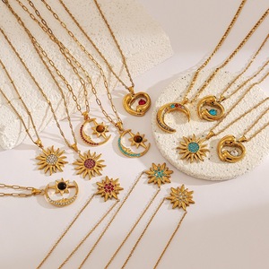 Collar de acero inoxidable con colgante de estrella, luna y sol, chapado en oro de 18k, para mujer, regalo, joyería, accesorio de moda. - Product Image 3