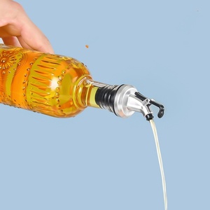 500ml Engraved Glass Oil Dispenser Bottle With Scale for Cooking Vinegar Seasoning Storage Freshness-Preserving Food Container - Product Image 3