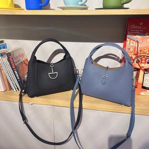 Sac Hobo Femme en Cuir de Vachette Litchi du Togo Sans Marque, Doublure Entièrement en Cuir, Chic Parisien, Idéal <span class=keywords><strong>Week</strong></span>-<span class=keywords><strong>end</strong></span>, Fournisseur Européen de Vente au Détail et en Gros - Product Image 4