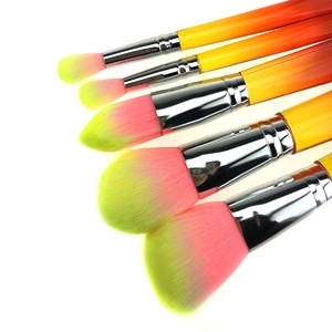 Pennelli da Trucco in Nylon Sintetico Personalizzati Eleganti all'Ingrosso con Manico in Plastica Arancione Giallo e Dettagli Verdi Effetto Marmo - Set da 5 Pezzi - Product Image 2