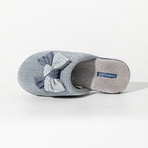 รองเท้าแตะสำหรับผู้หญิง รุ่น CORIFEI 2026 ดีไซน์ใหม่ สำหรับใส่ในห้องนอน ทำจากผ้าสักหลาด นุ่ม สบาย ไม่ลื่น ให้ความอบอุ่นในฤดูหนาว แบบสวมพื้นเรียบ - Product Image 4