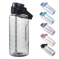 Bouteille d'eau personnalisée de 2000 ml grande capacité avec couvercle à ouverture rapide, rappel de l'heure et gobelet givré pour le sport et le fitness en extérieur