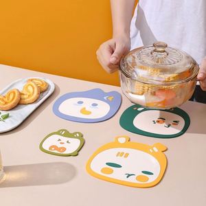 Sous-verres antidérapants en silicone PVC motif dessin animé pour tasses et tasses à thé - Product Image 2