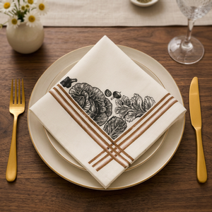 Serviette en coton de qualité supérieure avec imprimé de feuilles botaniques et bordure rayée |   Serviette de table élégante en coton imprimé pour la table à manger - Product Image 3