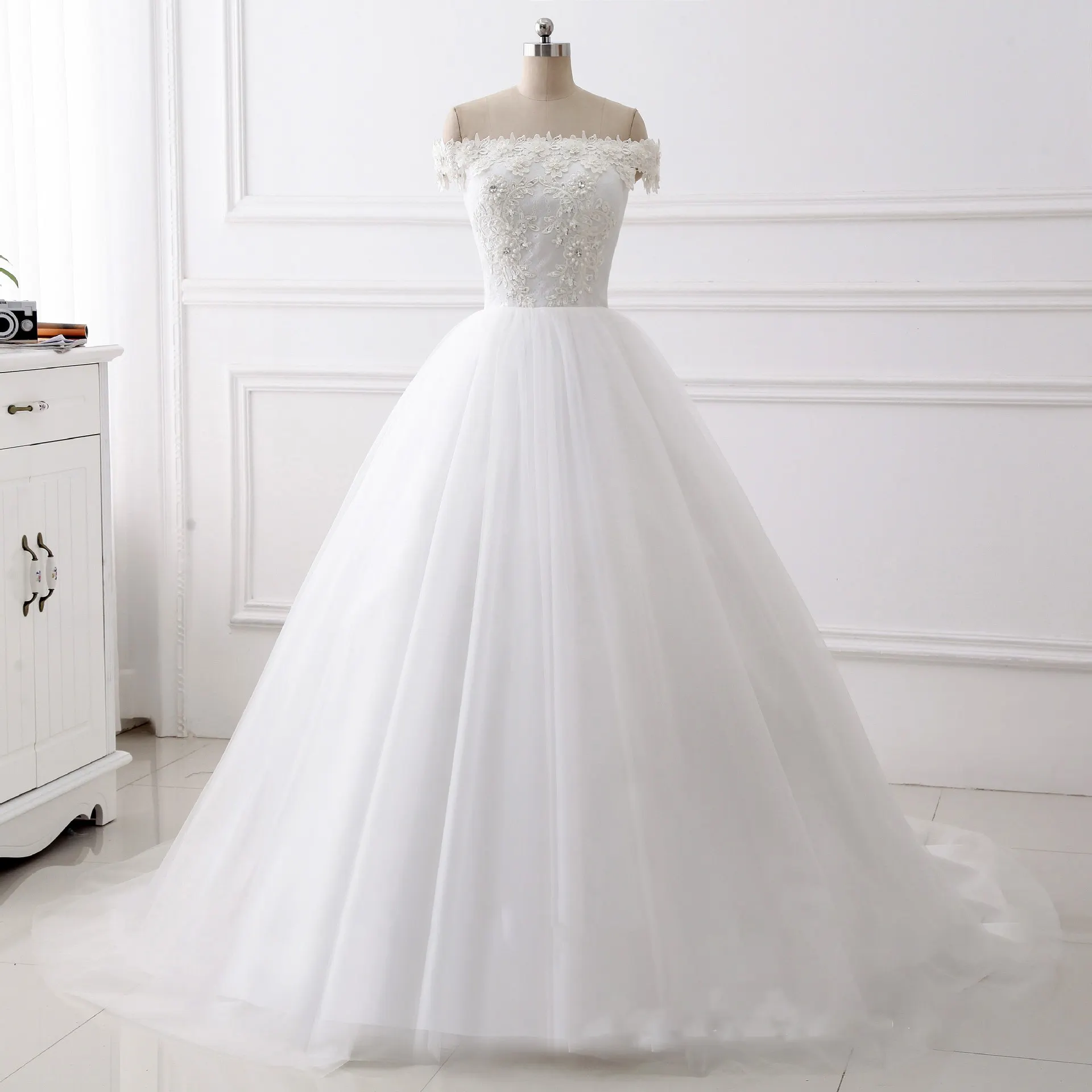 Nieuwe Collectie Elegante Slanke Grote Maat Wit Bling Crystal Trailing Bruids Bruidsjurk