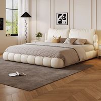 Lit de style moderne crème, rembourré et moelleux, avec rangement et sommier relevable hydraulique, double ou king size, pour chambre principale