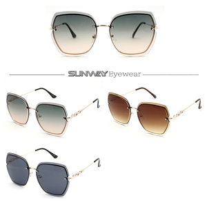 2025 Fashion Metal <b>Large</b> <b>Frame</b> UV400 Protection Ladies Sun Glasses Trending Retro Luxury Decorative Sunglasses Women Shades - Product Image 2