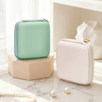 Boîte à bijoux en cuir PU avec logo personnalisé, petite, ronde, portable, pour voyage, organiseur de colliers, boucles d'oreilles, bagues, avec fermeture éclair