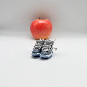 Prix usine 3D Université Bleu Chicago Sneaker Porte-clés 3D <span class=keywords><strong>Doigt</strong></span> Jouet en PVC Plastique et Alliage Métal - Product Image 2