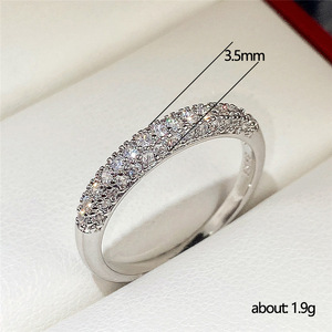 Elegante Anello da Coppia a Tre File di Zirconi, Design Minimalista Impilabile, Gioiello di Moda per Donna, Uso Quotidiano, Regalo Chic - Product Image 3