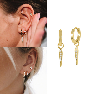 Pendientes QLEESI S925 con Zirconia Triangular Simple, Chapados en Oro de 18k - Product Image 6