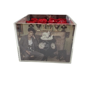 High-end 9 16 25 Clear Acrylic Rose Box Custom Lucite Flower Box Photo Insert Luxury