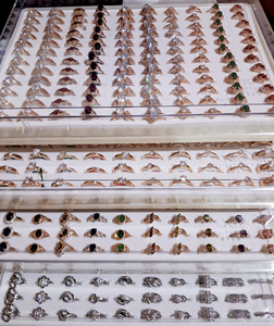 251128 XUPING Pabrik Perhiasan Kotak Cincin Perhiasan <span class=keywords><strong>Fashion</strong></span> Acak 120 Pcs Batu Buatan Grosir Cincin Berlapis Emas - Product Image 1