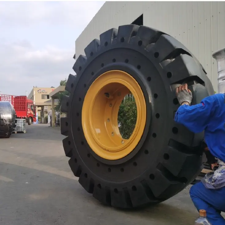500 Different Sizes Puncture Free Off Road  Solid Tire for Wheel Loader Forklifts Trailers Steel Metal Trash Recycling Yard