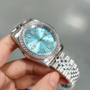 2025 Montre mécanique de luxe pour hommes haut de gamme avec bracelet en acier, incrustations de diamants et cadran bleu avec chiffres romains - Product Image 6