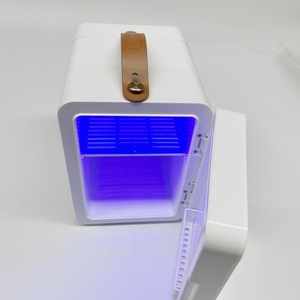 Mini-congélateur et réfrigérateur portable de 5 litres avec affichage numérique et température réglable en état d'utilisation - Product Image 3