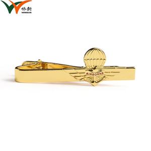 Vente en gros d'accessoires vestimentaires plaqués or de haute qualité, pince à cravate en métal avec logo personnalisé - Product Image 2