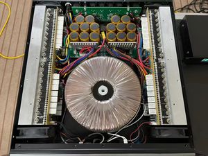 A800 4X800W 4X1000W 2U Amplificador de potencia de audio profesional de 4 canales con transistor Anson de alta potencia para sistema de sonido - Product Image 3