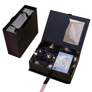 Caja <span class=keywords><strong>de</strong></span> Papel Magnética Plegable <span class=keywords><strong>de</strong></span> Alta Gama Personalizada con Ventana Transparente y <span class=keywords><strong>Bolsa</strong></span> <span class=keywords><strong>de</strong></span> Compras para Perfumes, Joyería, Chocolate y Regalos - Product Image 1