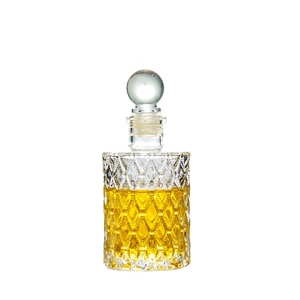 Botellas <span class=keywords><strong>de</strong></span> <span class=keywords><strong>vidrio</strong></span> <span class=keywords><strong>de</strong></span> perfume y aromaterapia <span class=keywords><strong>con</strong></span> forma <span class=keywords><strong>de</strong></span> diamante en relieve transparente <span class=keywords><strong>de</strong></span> 120ml y 150ml <span class=keywords><strong>con</strong></span> tapas cilíndricas <span class=keywords><strong>de</strong></span> esferas <span class=keywords><strong>de</strong></span> <span class=keywords><strong>vidrio</strong></span> - Product Image 4