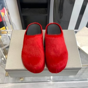 Pantuflas de felpa para hombre y mujer, diseño de suela gruesa, pantuflas suaves de alta calidad, pantuflas de piel sintética a la moda, pantuflas de lana cómodas e informales - Product Image 2