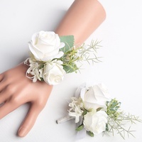 Corsage romantique en forme de rose pour les parents des mariés, boutonnière pour les demoiselles d'honneur et les garçons d'honneur, corsage assorti exquis fabriqué en Chine
