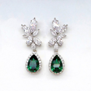 Eleganti Orecchini Lunghi a Goccia a Forma di Pera, Stile Vintage di Lusso, Gioielli per Orecchie da Donna, per Feste, Cene, Outfit Quotidiani, Accessorio Regalo - Product Image 2