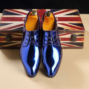 Nouvelles Chaussures Décontractées et Habillées pour Hommes en Cuir PU Brillant à Lacets, Idéales pour la Conduite, la Marche, les Mariages et les Fêtes – Noir et Or - Product Image 2