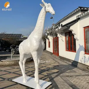 Statue grandeur nature de girafe en pierre de jardin Statue de girafe en marbre blanc à vendre