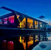 Nouveau Bateau-Maison Flottant Amovible de 12m, 2 Chambres, Type Hôtel avec Climatisation et Bar, MP3 et Canapés – Idéal Airbnb