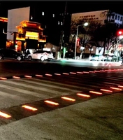 Smart IP68 Wasserdichtes eingebettetes Verkehrs signal Zebra Crossing Leuchtende Bodenfliesen LED-Leiste Warnung Einfahrt Lichter