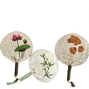 Pendentif tissé à la main en feuille de bambou écologique avec pompon, artisanat naturel, art populaire traditionnel, cadeau de fête, ornement suspendu pour la maison - Product Image 3