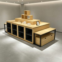 Table d'exposition en acier et bois pour l'aménagement de magasins de décoration intérieure