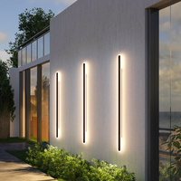Applique murale extérieure LED moderne 12W, étanche IP65, bande linéaire noire, lumière blanc chaud pour jardin, porche et éclairage de façade