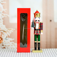 Casse-noix en bois à motif écossais de 38 cm (15 pouces) avec logo personnalisé, idéal pour la décoration de Noël et comme cadeau – Vente directe usine