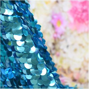 Tissu de paillettes de <span class=keywords><strong>maille</strong></span> multicolore mate concevant des vêtements pour la robe de soirée de bricolage broderie de paillettes 18mm grands tissus de paillettes - Product Image 4